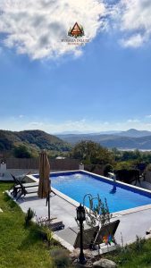 Havuz ve Şezlong alanı